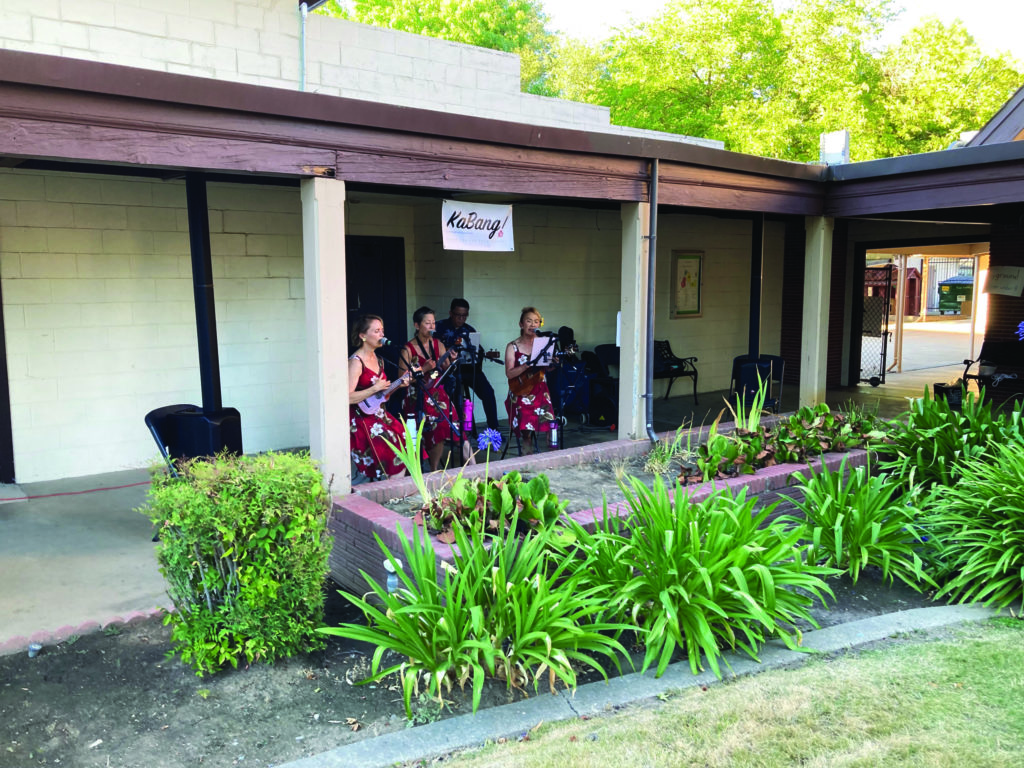 Hawaiin music quarter KaBang performs